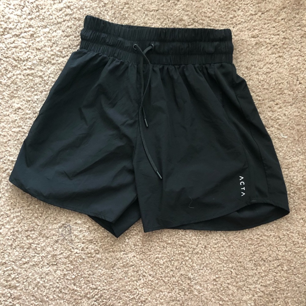 ACTA High-waisted Shorts